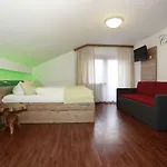 Гостевой дом Gasthof-hotel Hoehensteiger Розенхайм